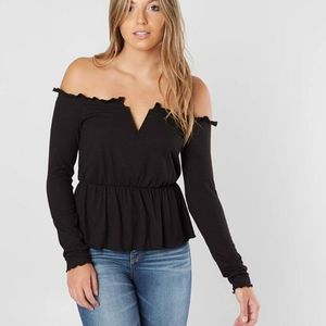 NWT Daytrip Buckle ruffle top